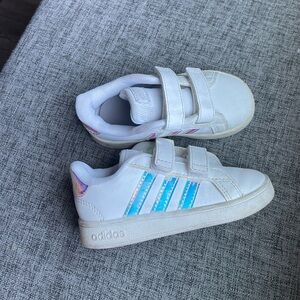 Toddler sneakers